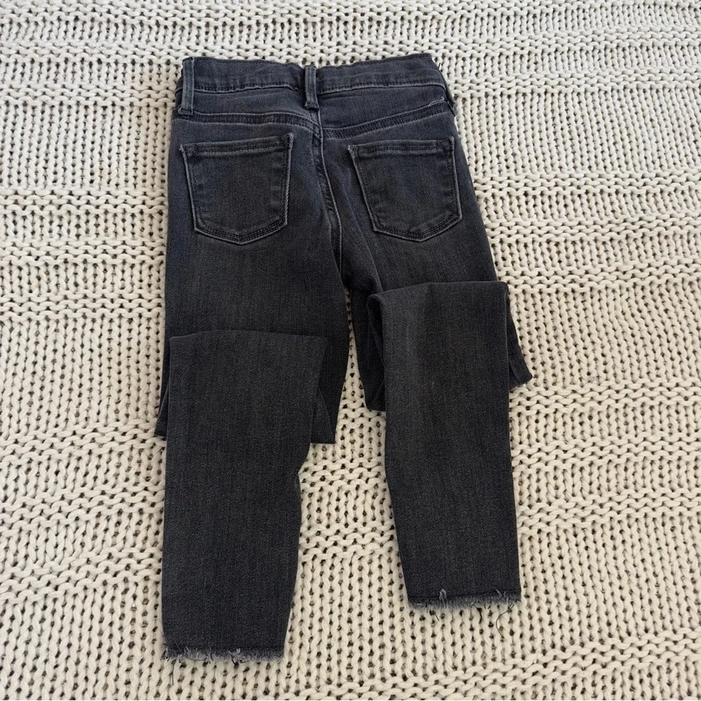 Old Navy High-Waisted Rockstar 360° Stretch Ripped Jeggings Size 7